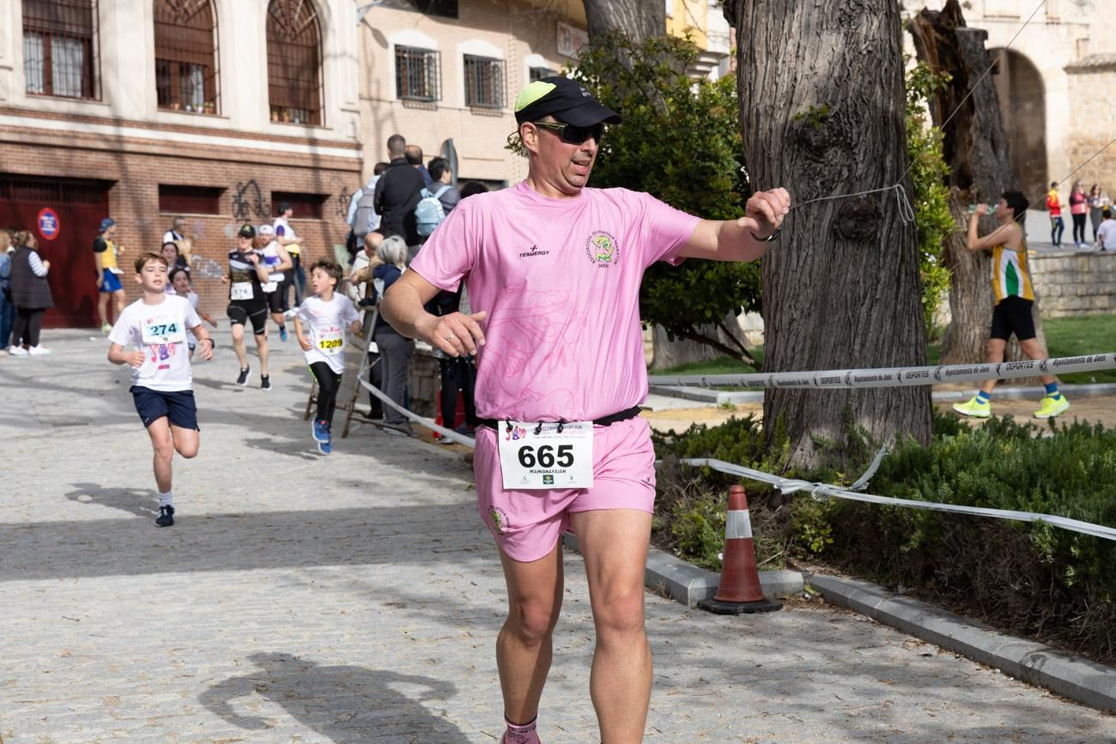 Más de 2.100 participantes corren  para promover la salud en Jaén, en imágenes (2)