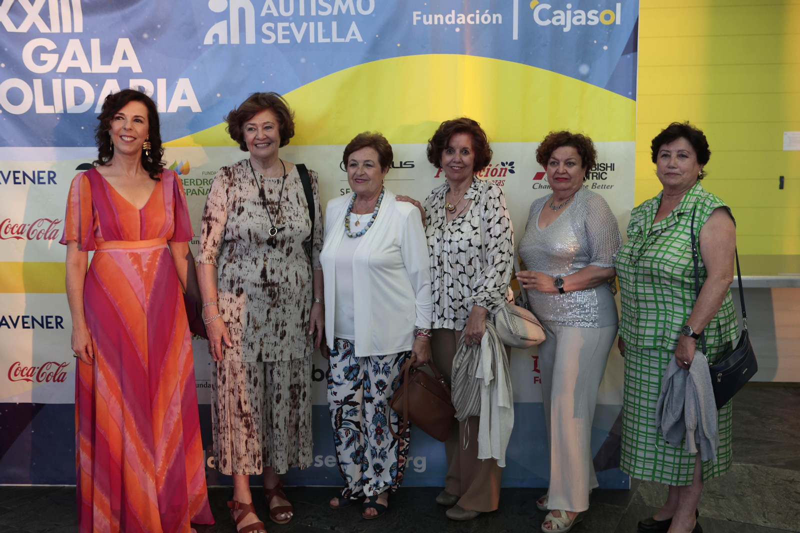 Los invitados  al photocall del la Gala Solidaria por el Autismo