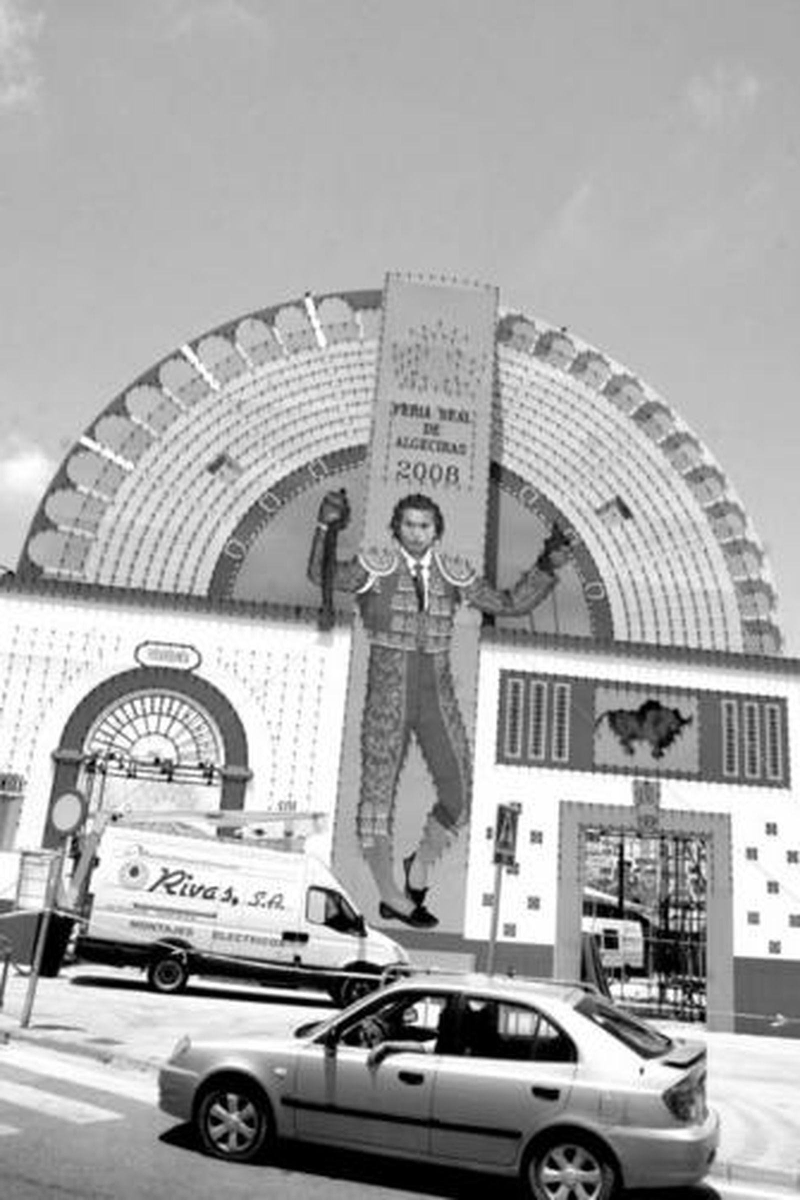 Imagen de una de las caras de la fachada de la Feria.