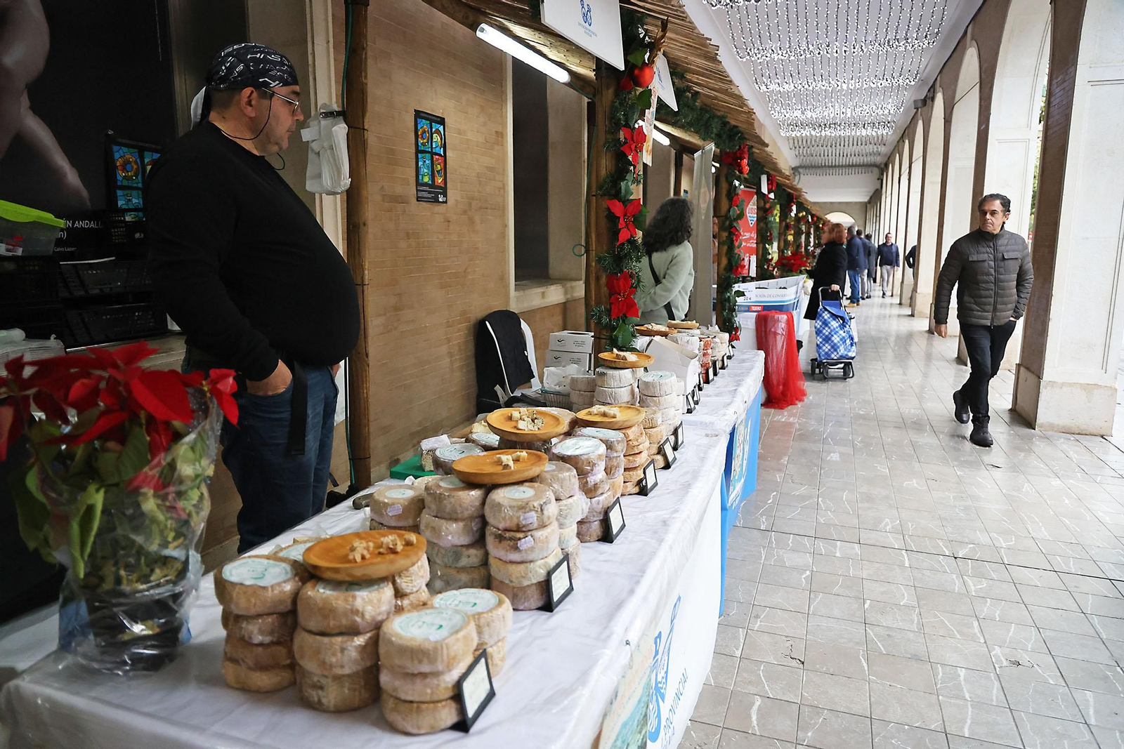 Muestra de aceites y quesos en la Diputación de Huelva (35)