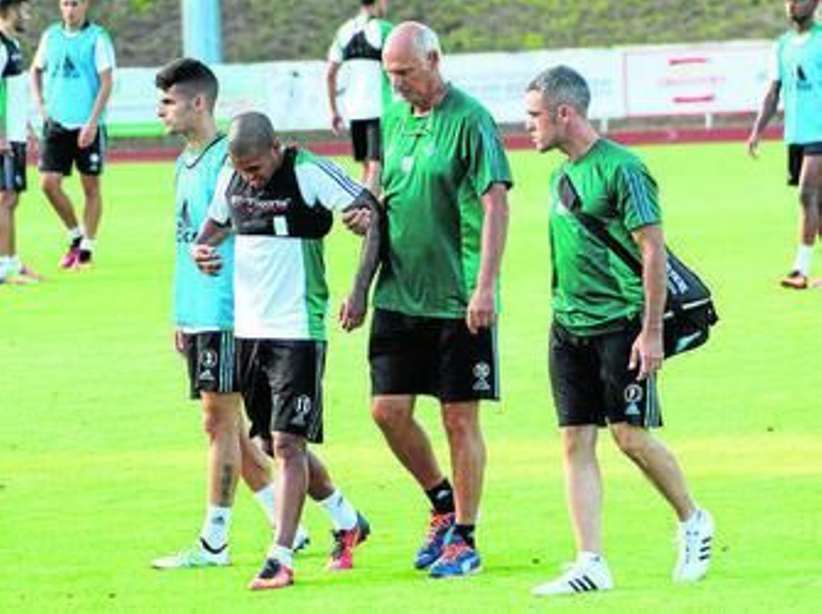 El peruano Vargas se incorpora con los descartes