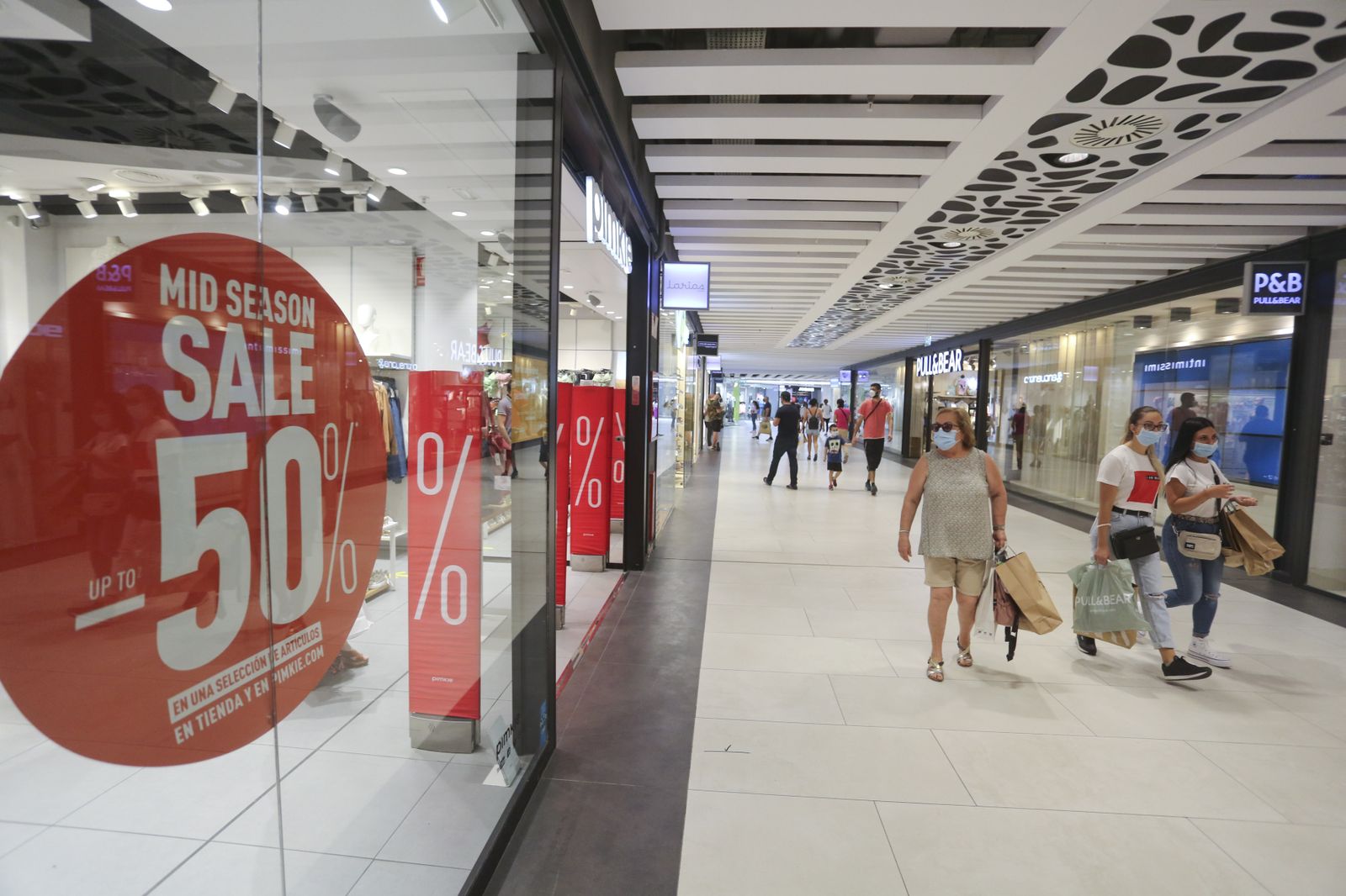 Las fotos de los centros comerciales de Málaga abiertos, en la fase 2 de la desescalada
