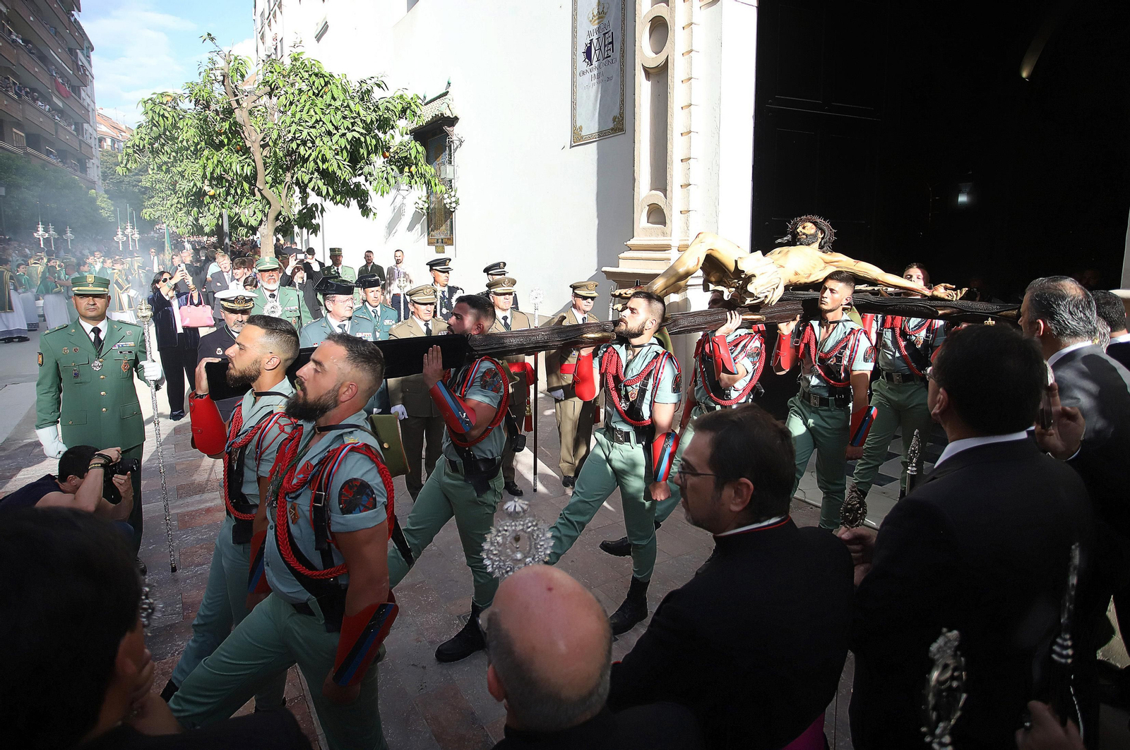 Sábado de Pasión: Imágenes de La Legión con el Cristo de la Vera+Cruz