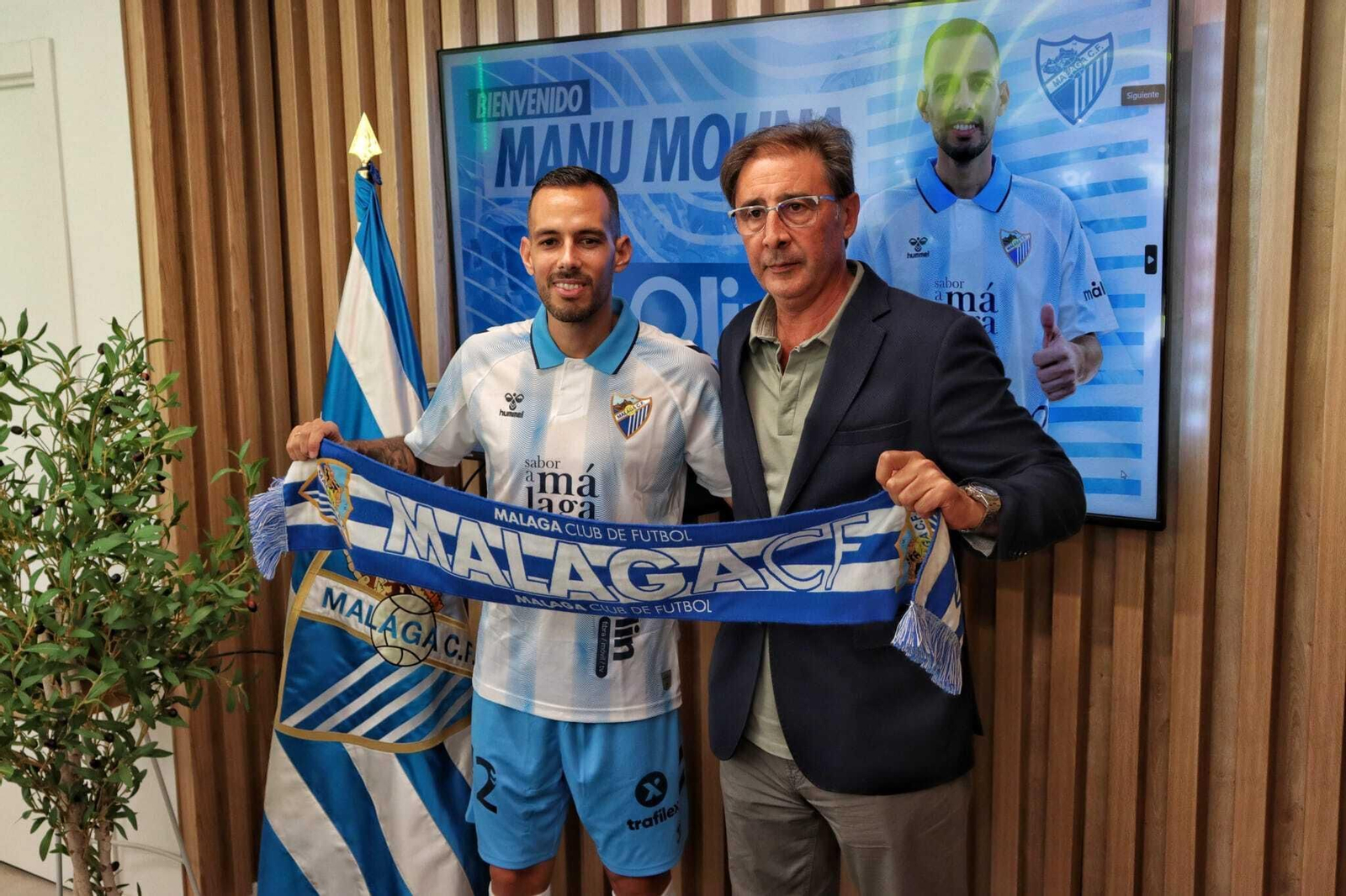 La presentación de Manu Molina como nuevo jugador del Málaga CF La presentación de Manu Molina como nuevo jugador del Málaga CF