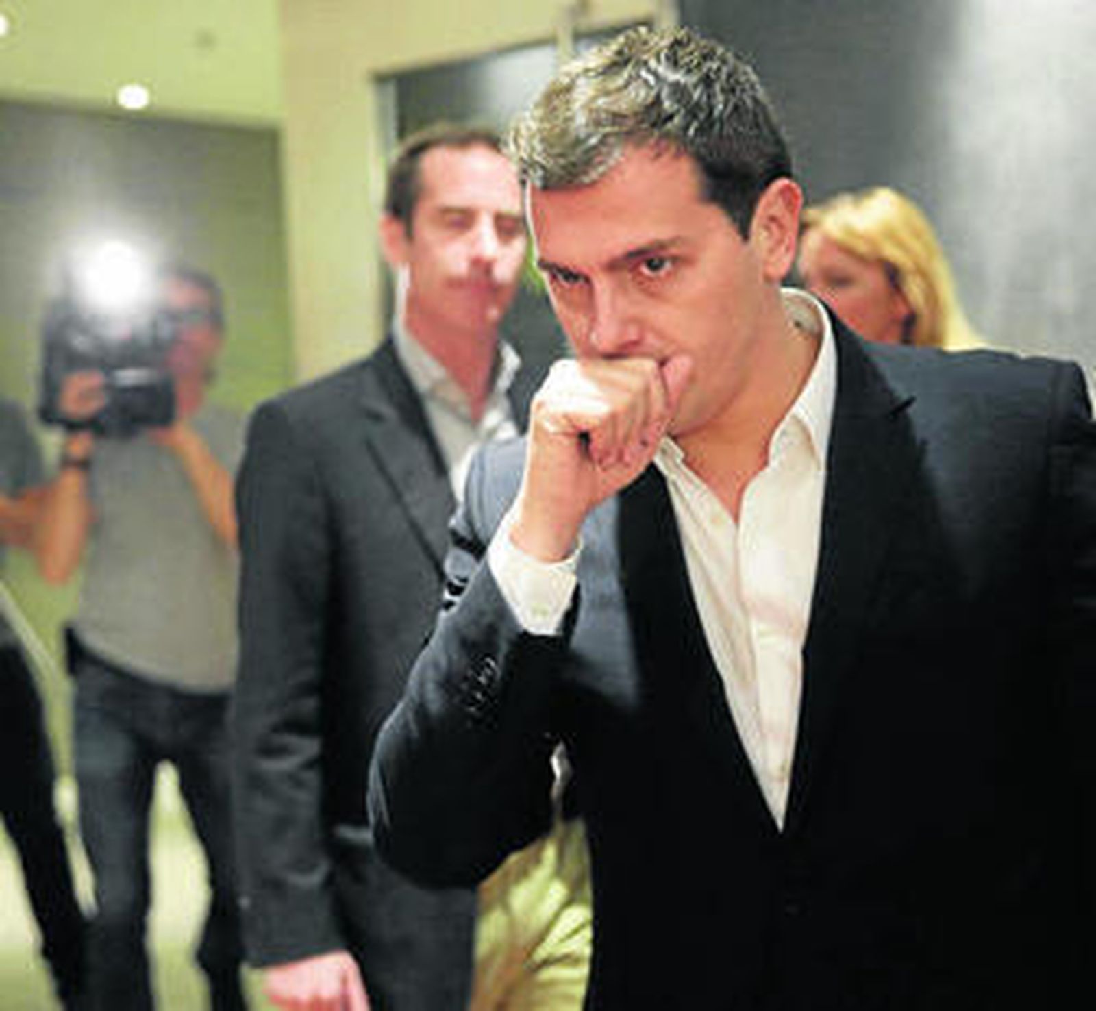 El PP andaluz criticó ayer al presidente de Ciudadanos, Albert Rivera, que tenga un pacto oculto con los socialistas.