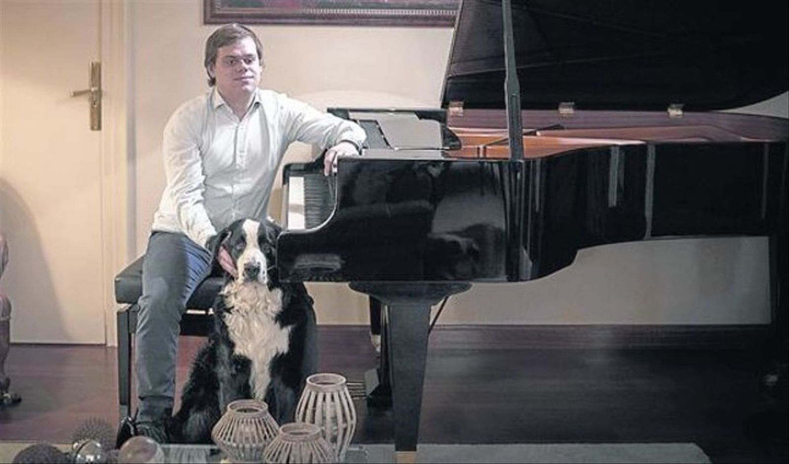 Un pianista ciego reprocha a una aerolínea portuguesa pegas a viajar con perro guía