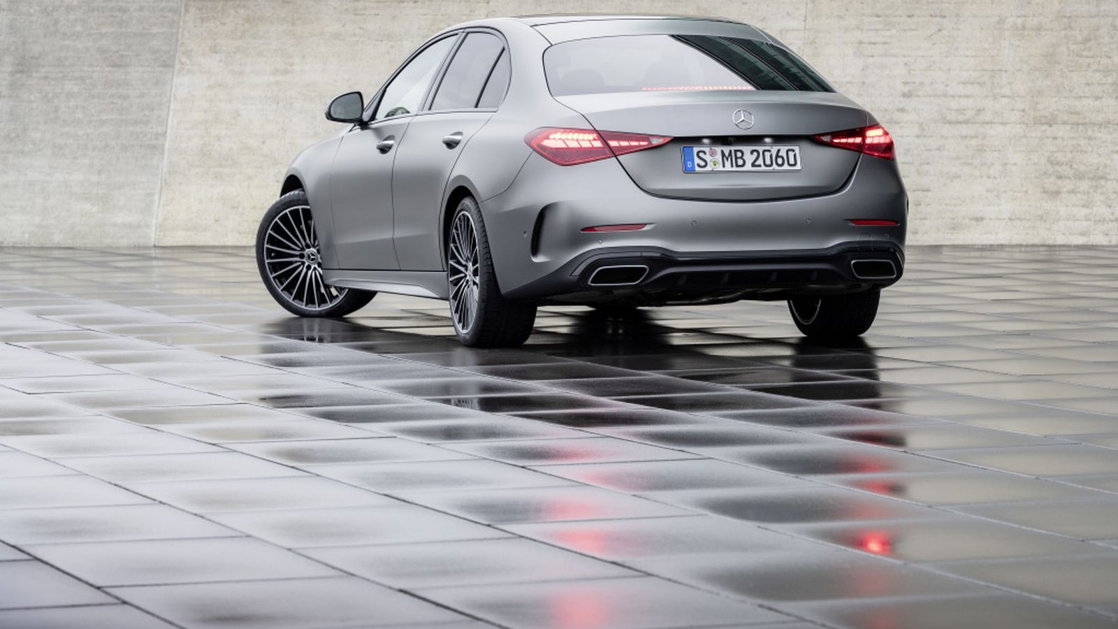 Las ruedas traseras también direccionales, para mejorar la agilidad en las maniobras, por ejemplo. También hacen que el comportamiento sea más estable yendo rápido.