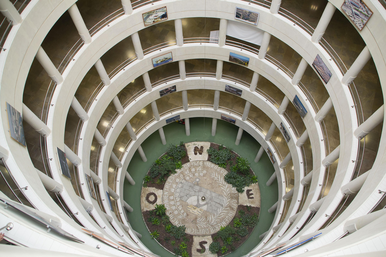 Interior de la Escuela de Ingeniería.