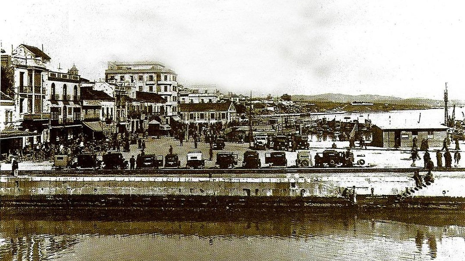 Relleno y pavimentación de la zona de la Marina. Año 1945 (Archivo de la APBA).