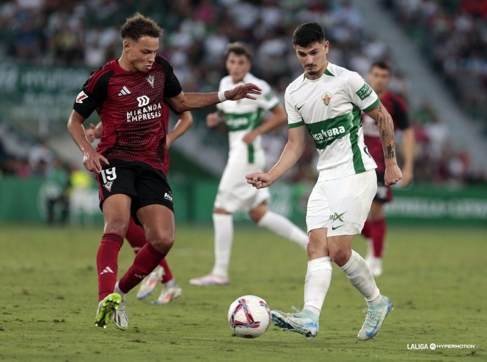 Mathis Lachuer y Agustín Álvarez, protagonistas de Mirandés y Elche.
