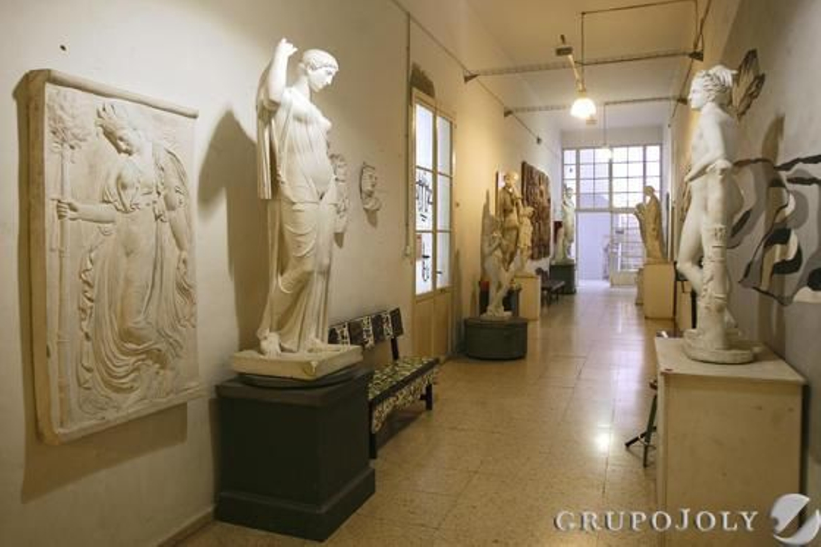La Escuela de Artes y Oficios deja atrás su sede en el callejón del Tinte y se traslada a la Casa de las Artes. 

Foto: Joaquín Pino