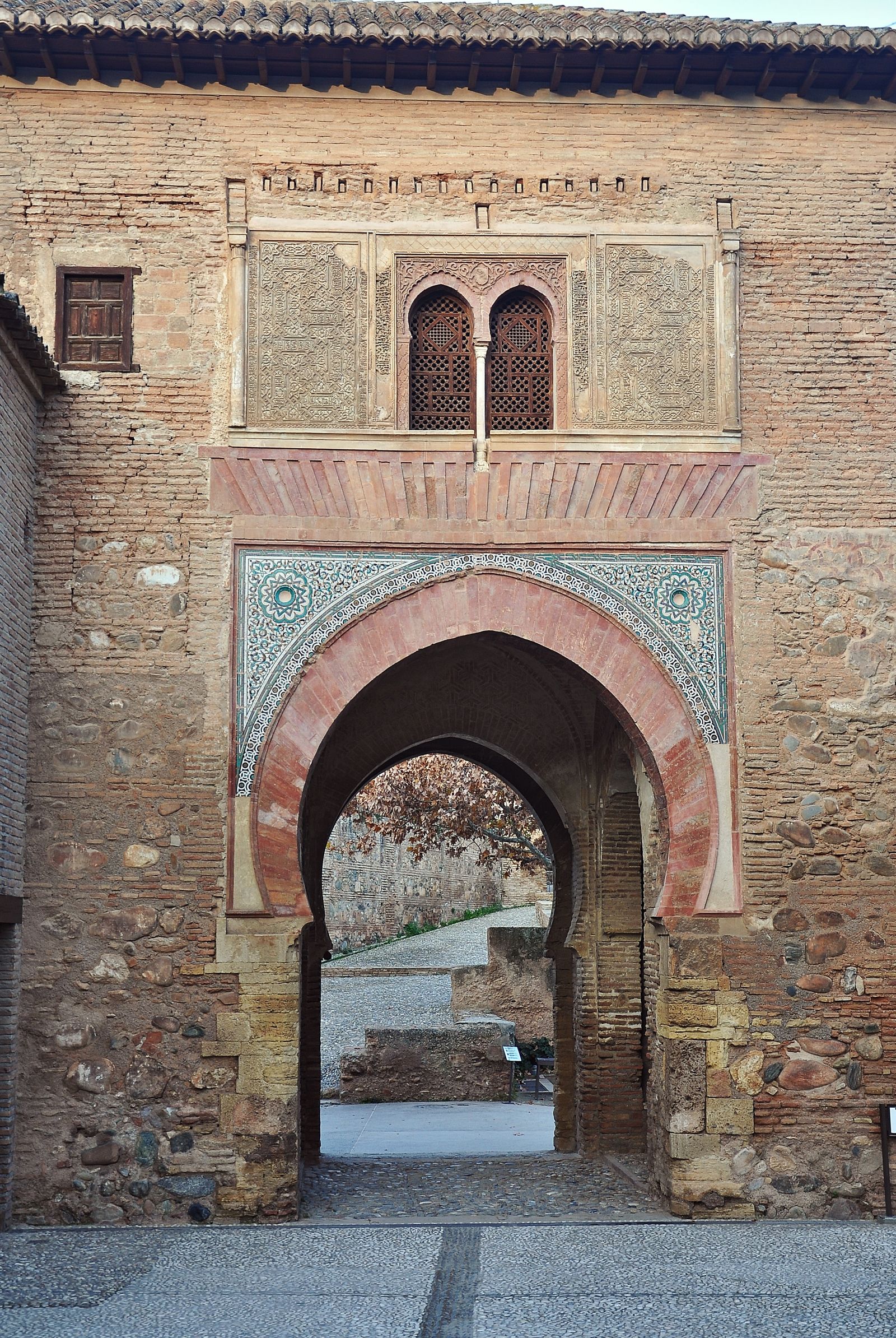 La Puerta del Vino en la Alhambra.