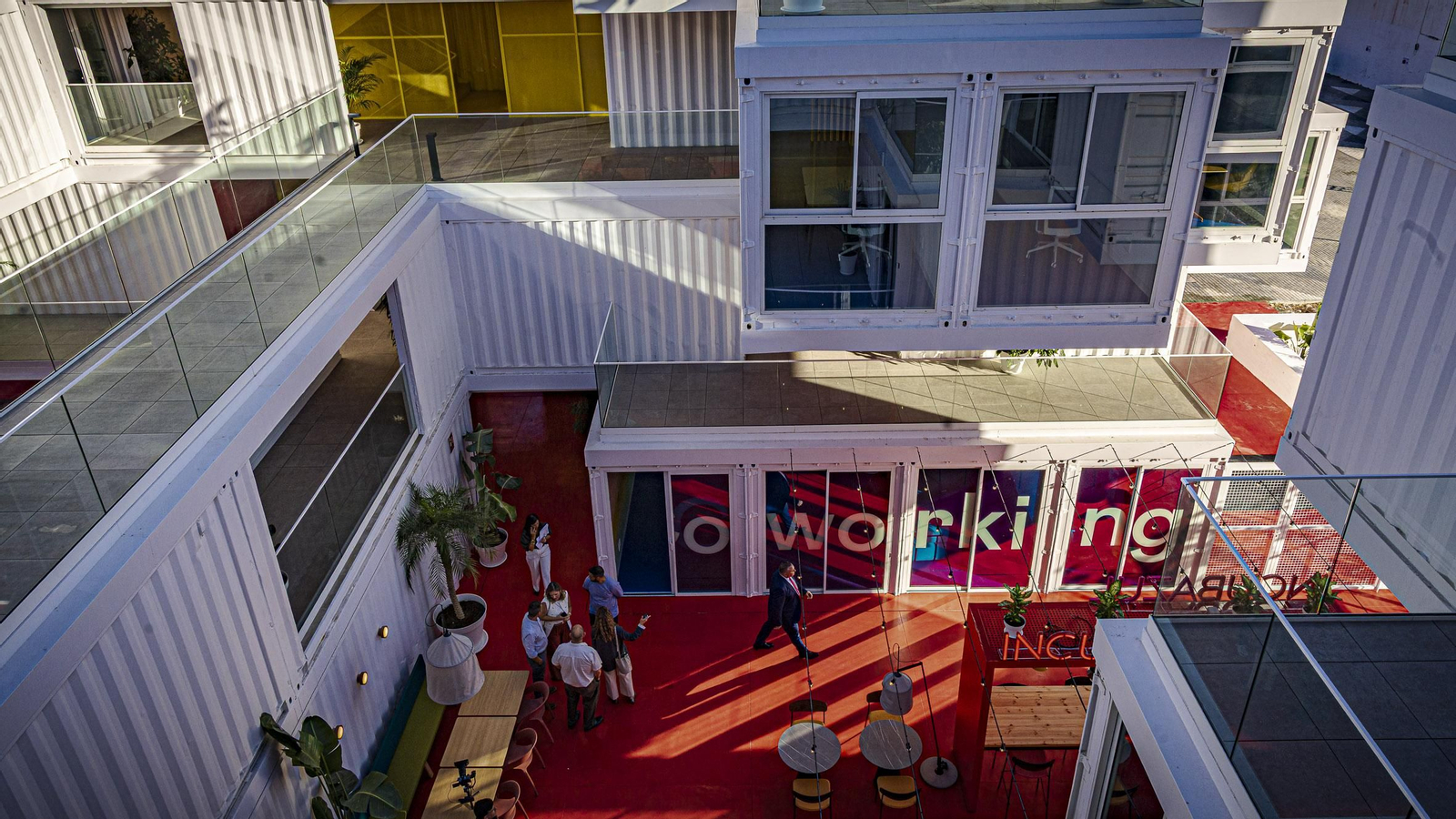 Las imágenes del interior de la Zona Base de Incubazul en Cádiz