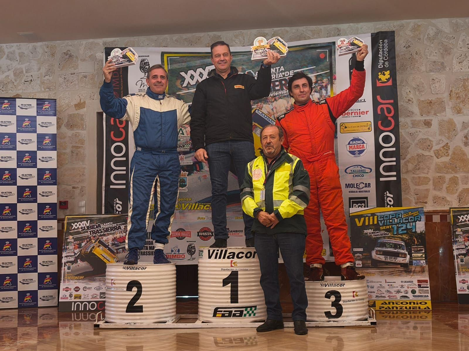 Cristóbal Palacios posa junto a Antonio Luna y José Antonio Vaquerizo.