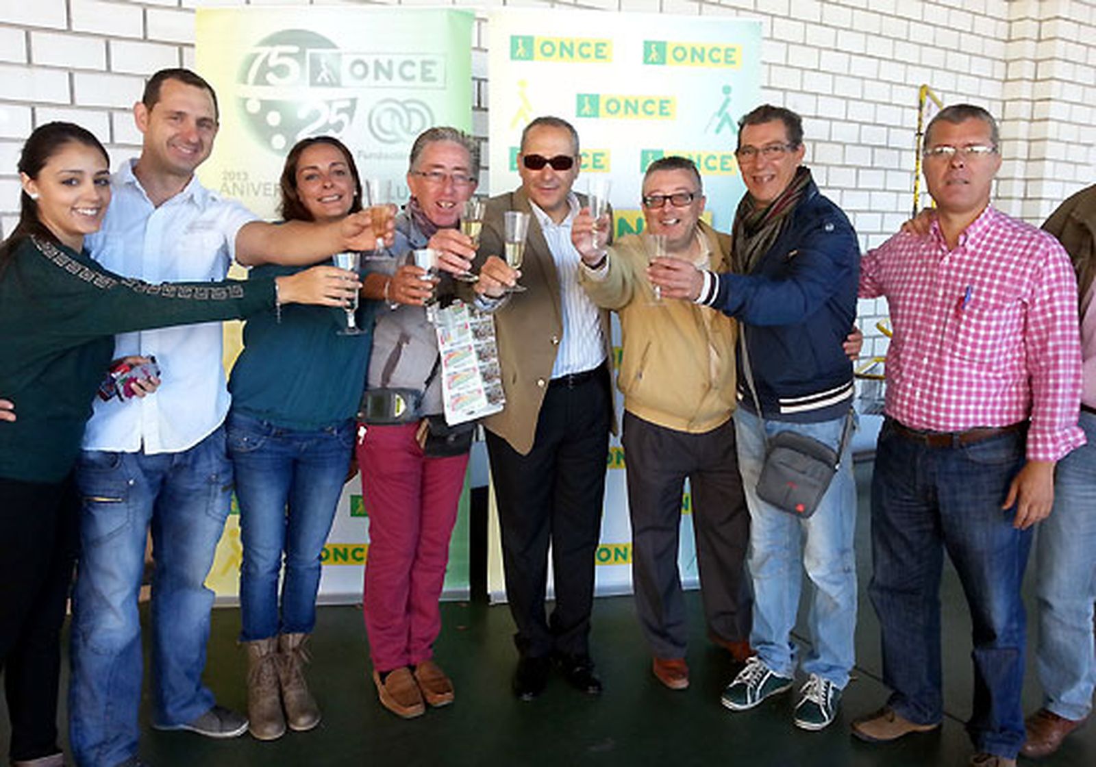 Los 12 millones de euros del Cuponazo se reparten entre el cuartel de Torreblanca y unos almacenes en Utrera