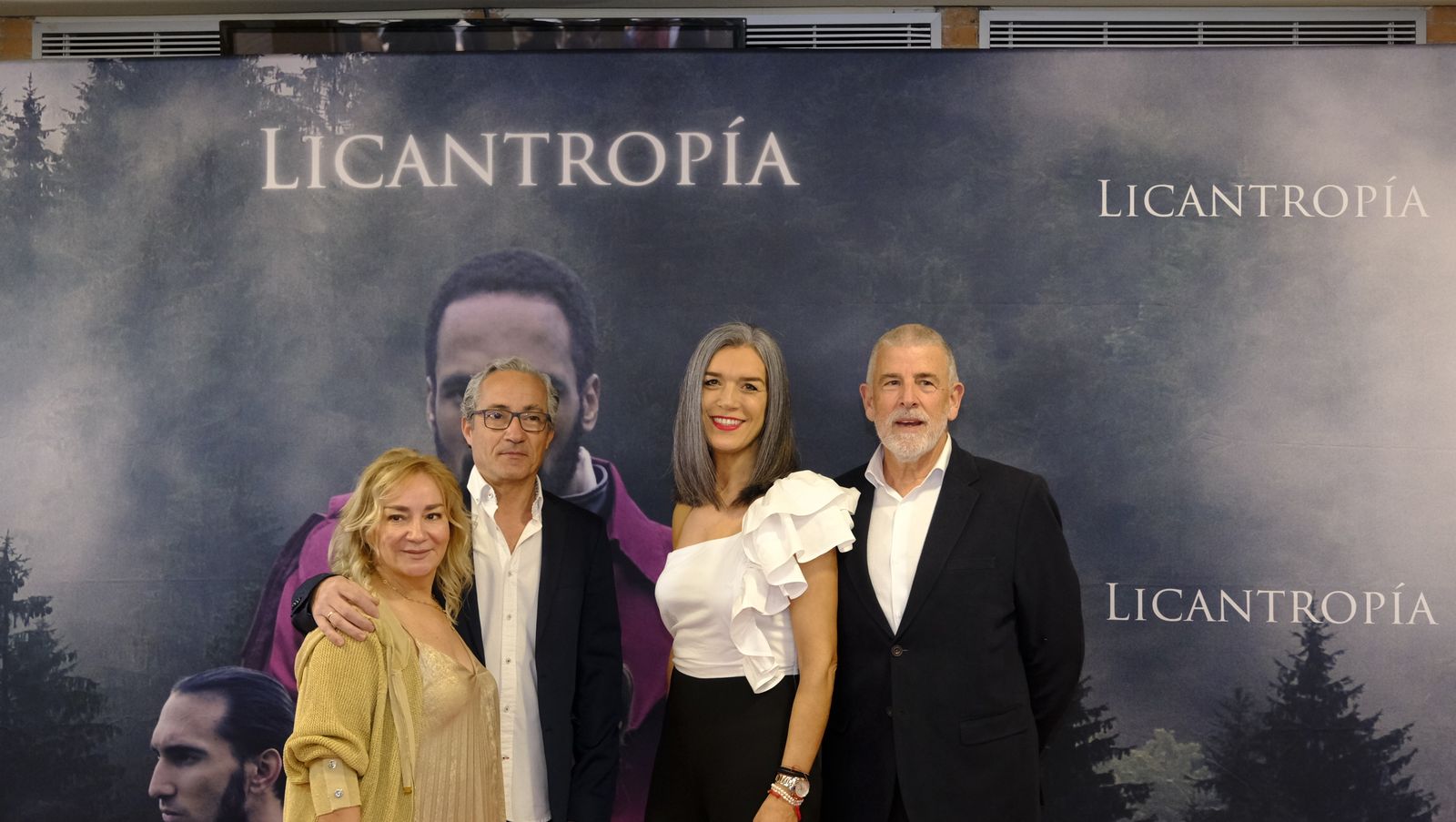 Imágenes del estreno en Almería de la película Licantropía