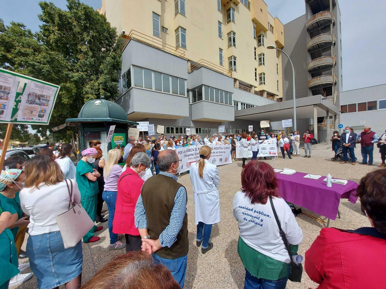Protesta a finales de mayo pasado por la reapertura de la maternidad del Clínico que finalmente se reunificó con la del Materno.