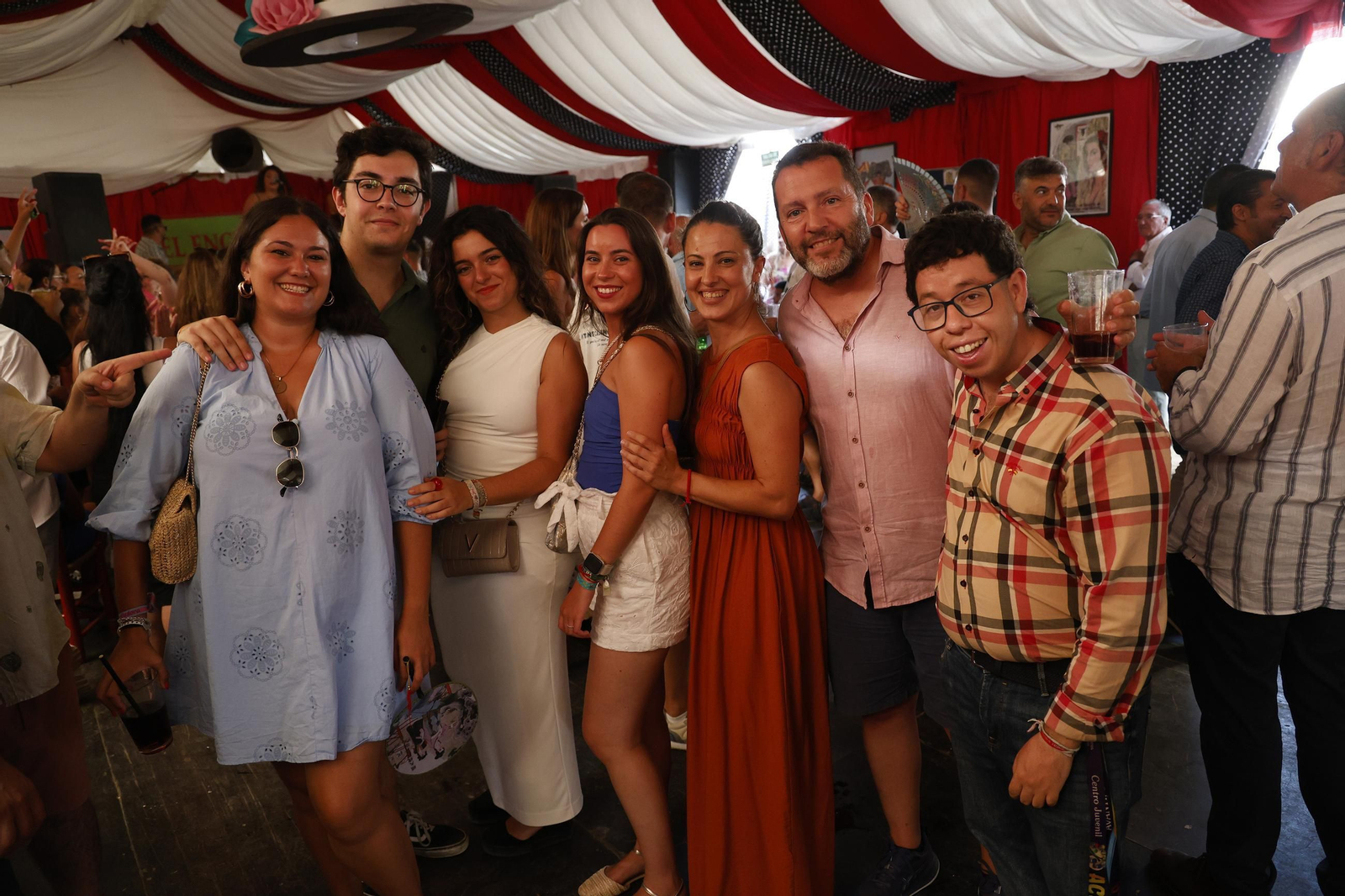 Búscate en las fotos del jueves de la Feria de La Línea
