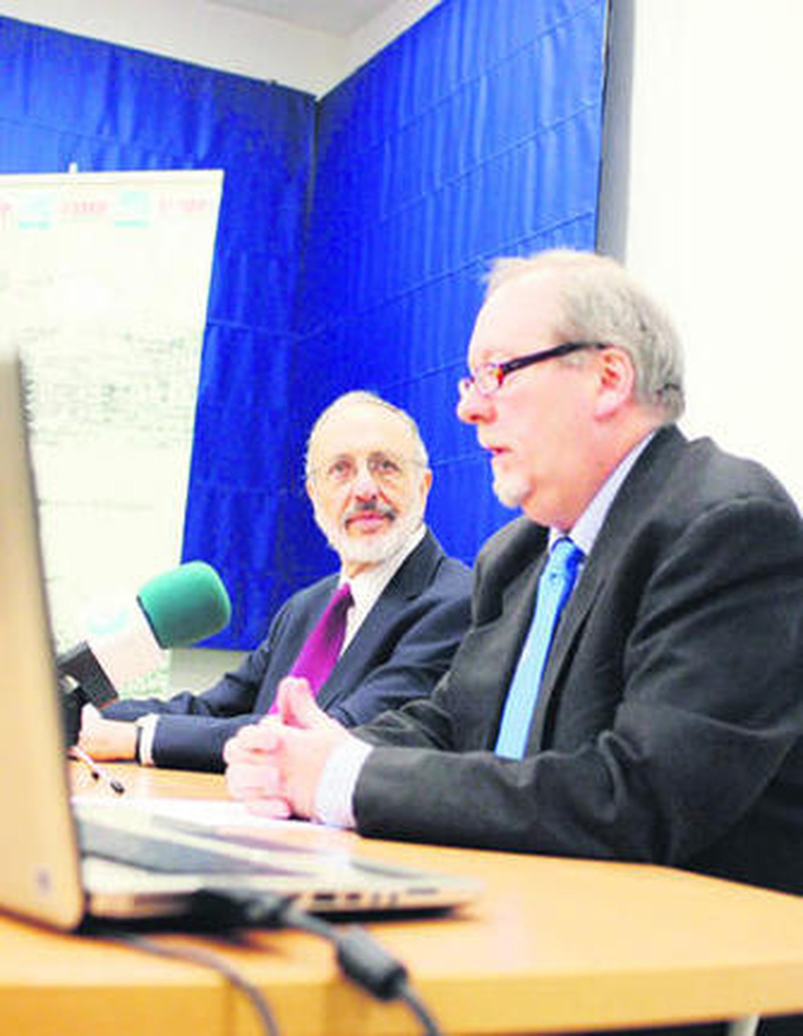 El rabino Benito Garzón y el director, Antonio Monclús, ayer en la UIMP.