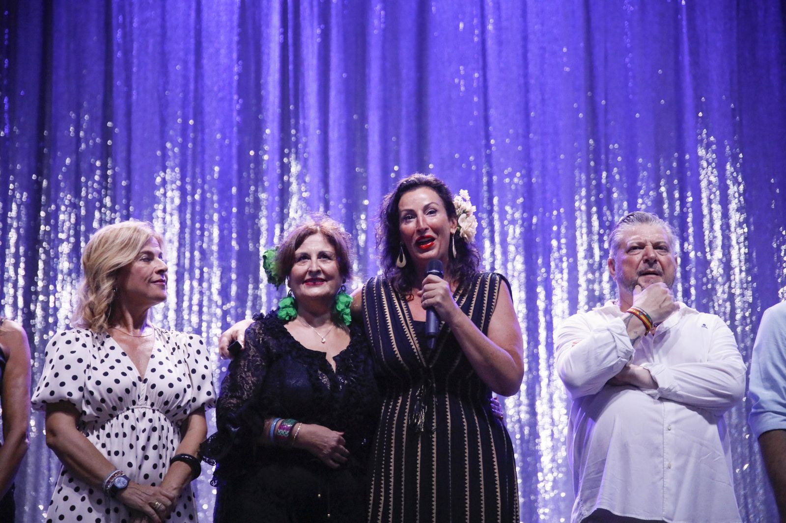 Las mejores imágenes del homenaje a los mayores en la caseta municipal de Almería