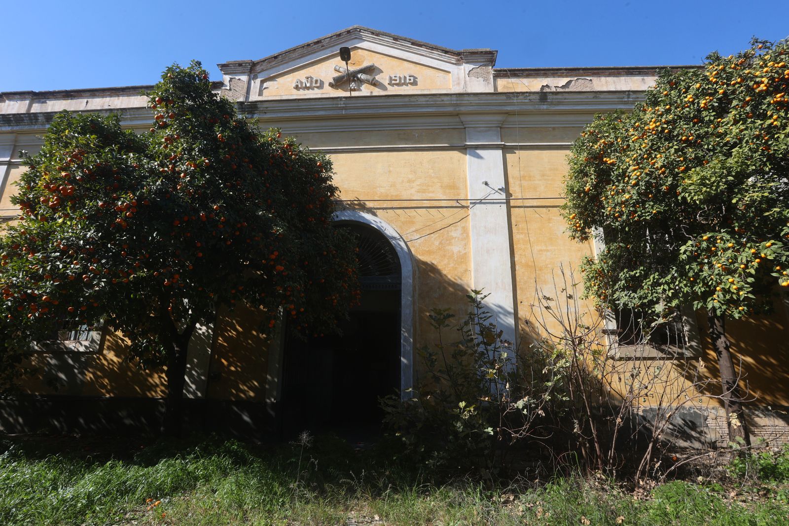 Carolina España visita la antigua fábrica de Artillería