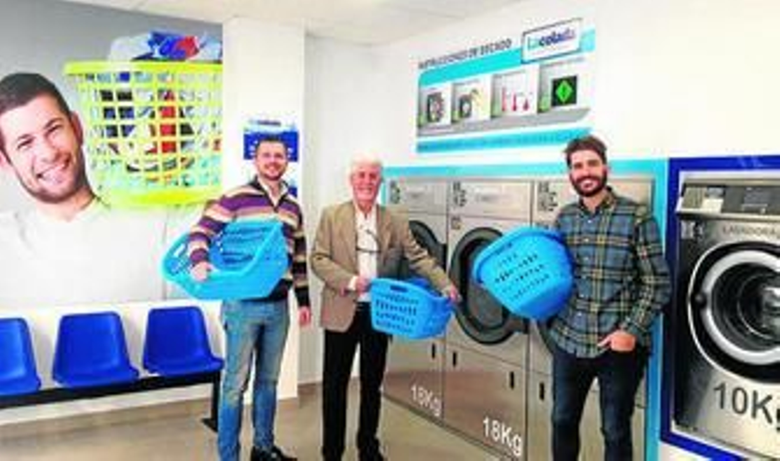 Dos de los hermanos, Javier y Álvaro, junto a su padre, Francisco Rodríguez. Dos de los hermanos, Javier y Álvaro, junto a su padre, Francisco Rodríguez.