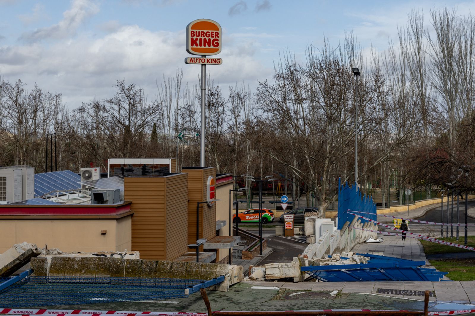 Las fuertes rachas de viento de la borrasca Leonardo dejan estas imágenes en Jaén