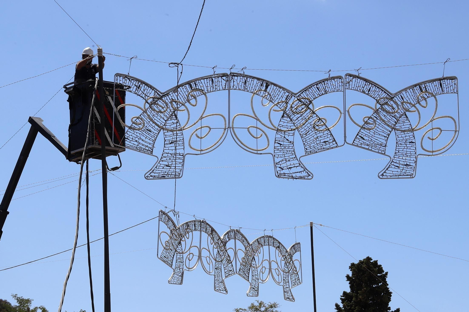 Imágenes de los preparativos para las Fiestas de La Cinta