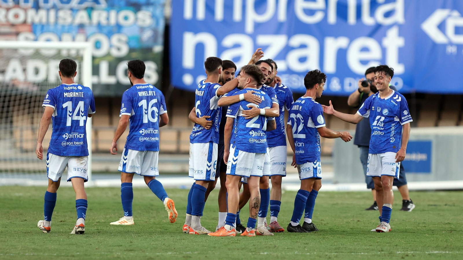 Imágenes del Xerez DFC contra el Yeclano Deportivo en Chapín