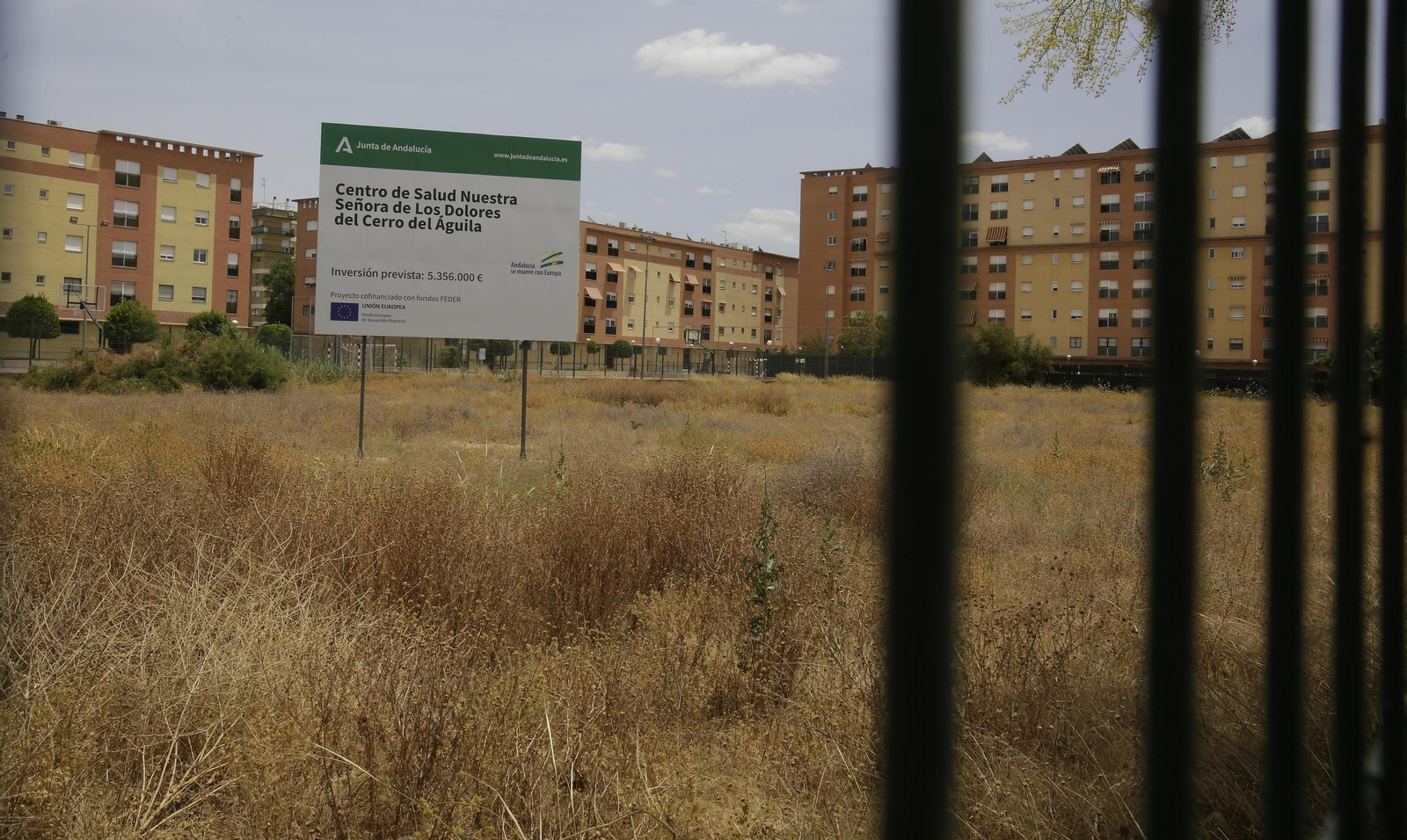 El solar donde se va a construir el nuevo centro de salud de El Cerro del Águila, en la capital.