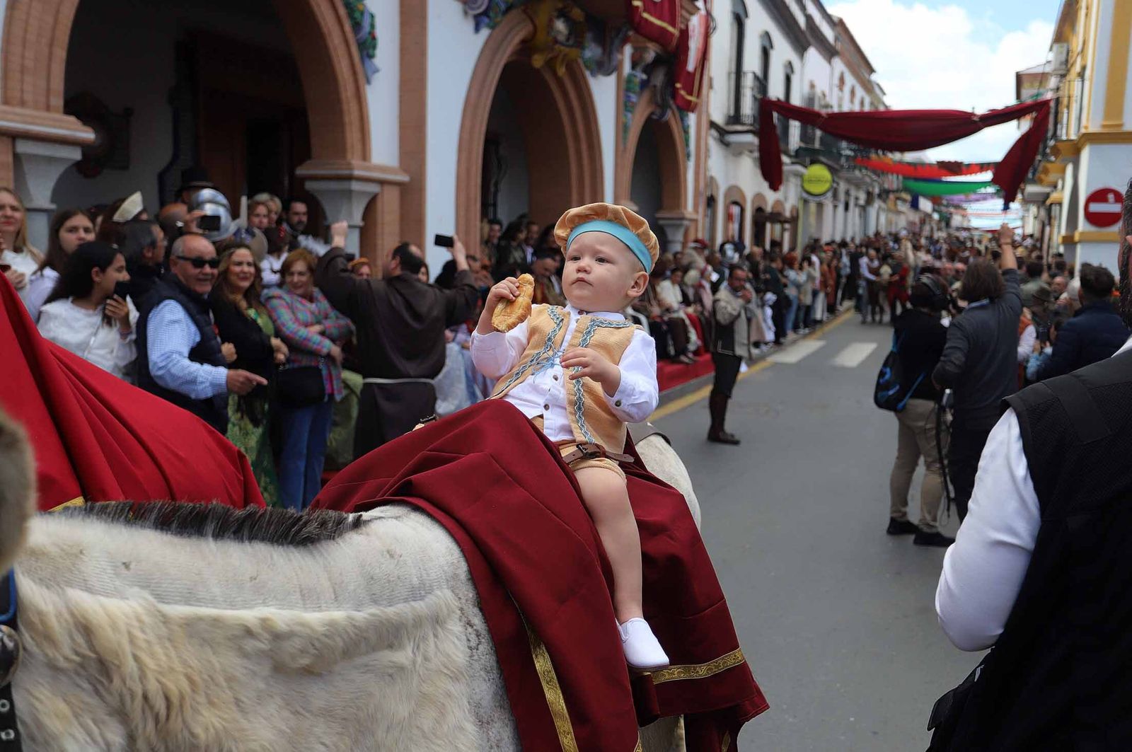 Imágenes del gran ambiente en la Feria Medieval de Palos de la Frontera, Huelva