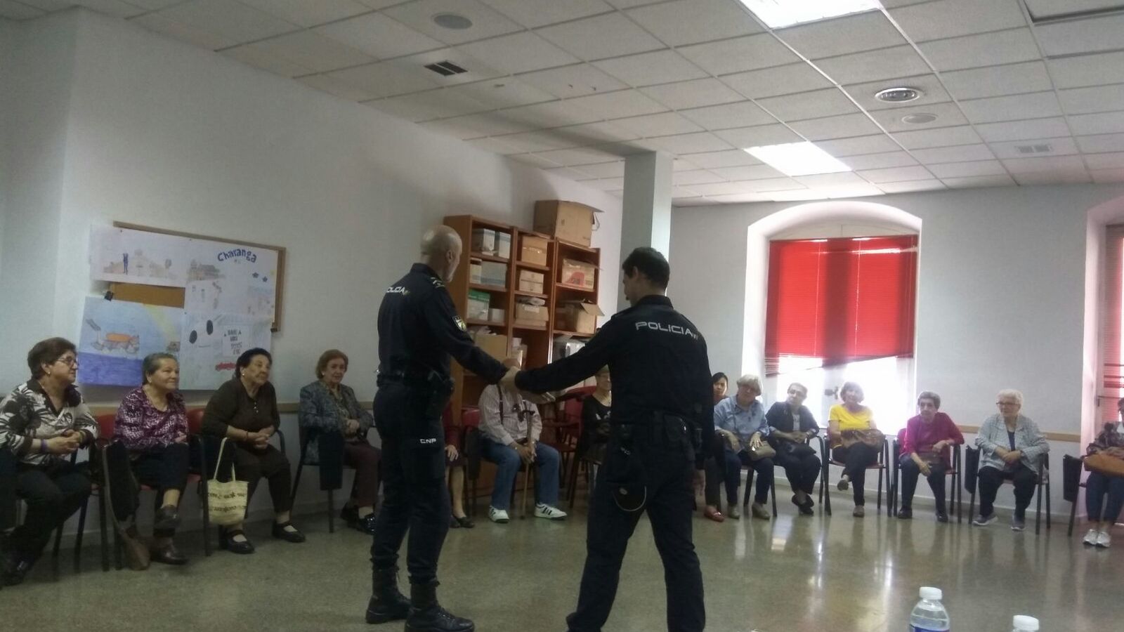 Demostración de los agentes de policía.