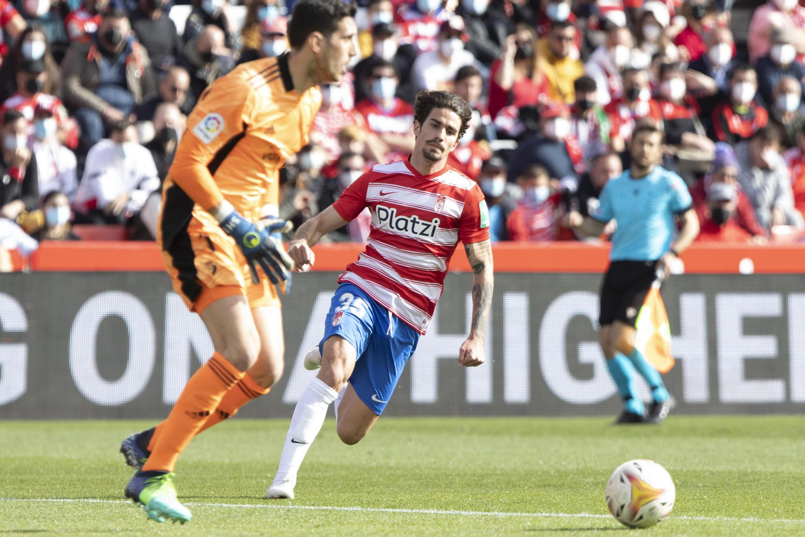Álex Collado debutó como titular en el Granada CF.