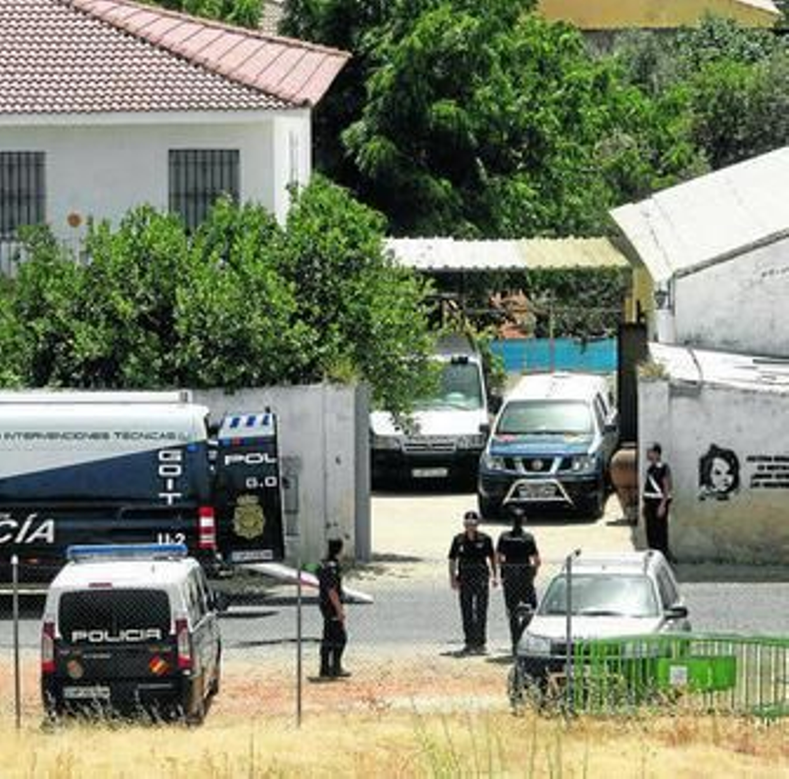 Imagen de archivo de los agentes durante la búsqueda en la finca de Las Quemadillas.