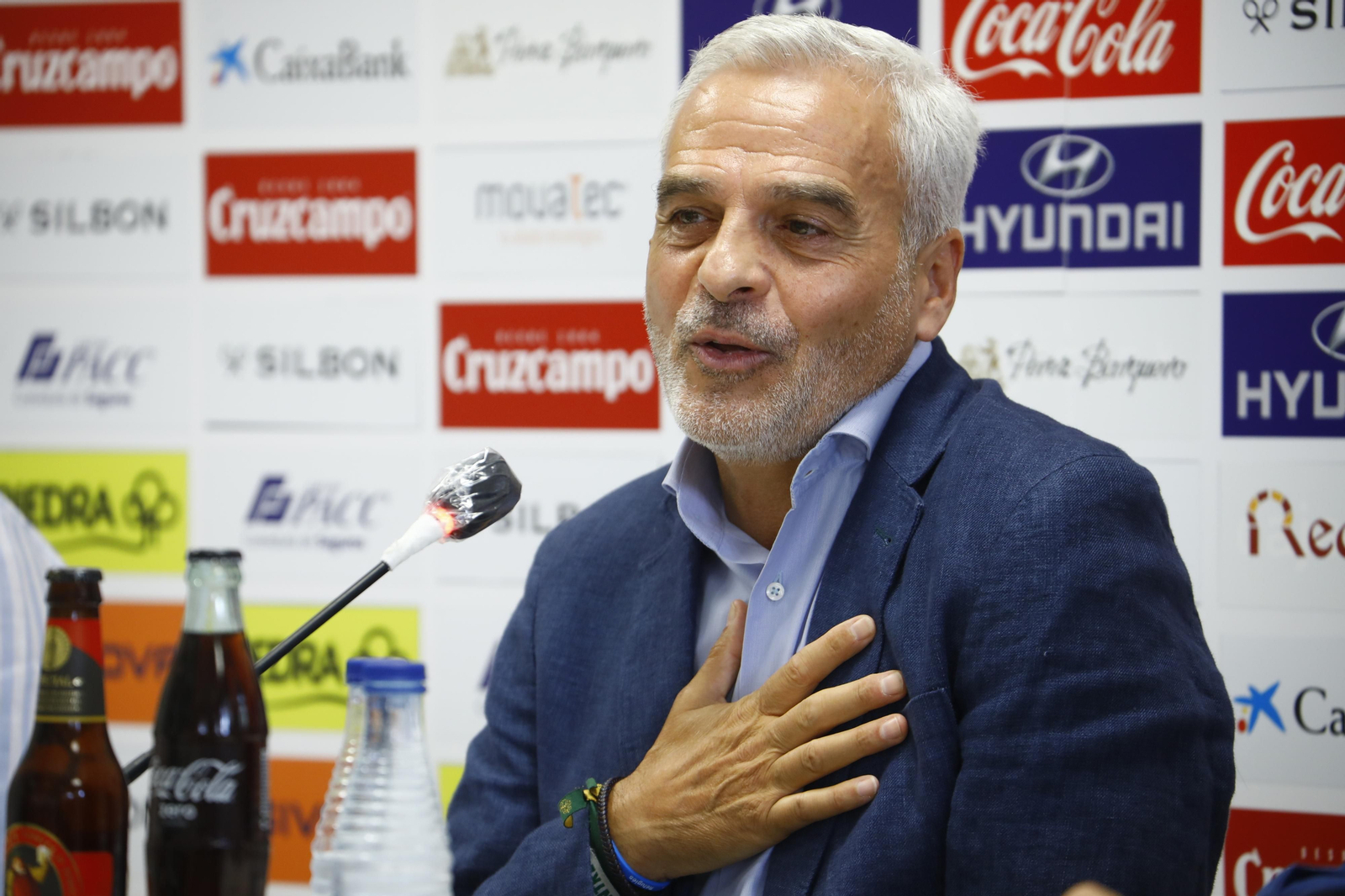 Las imágenes de la despedida de Miguel Valenzuela del Córdoba CF