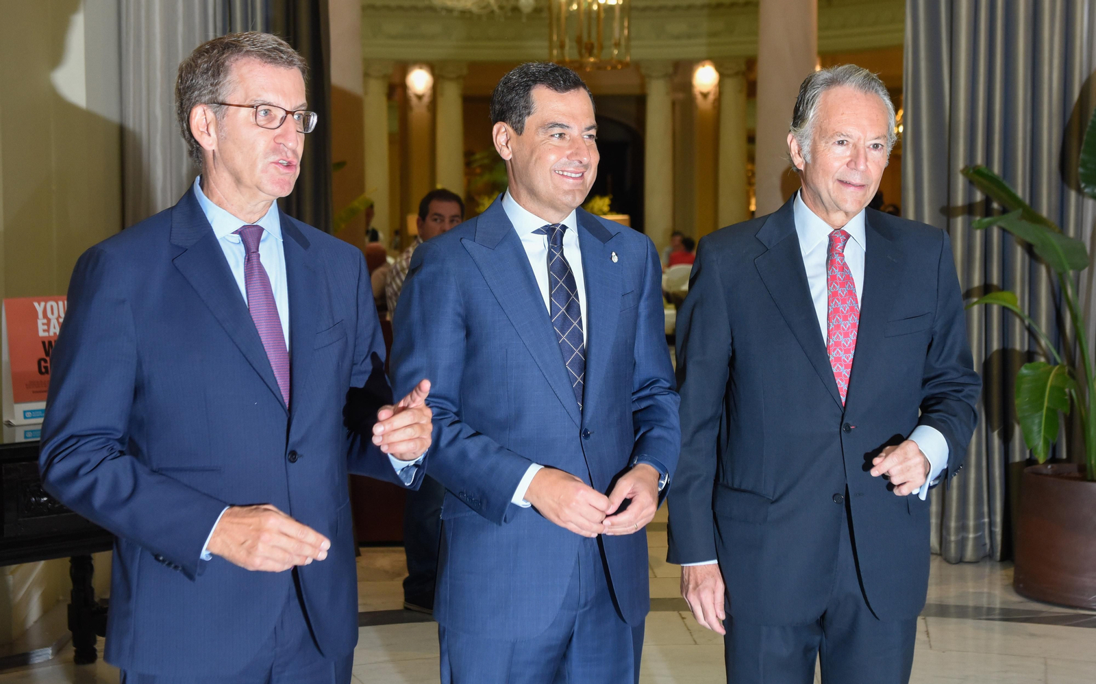 Los invitados al Foro Joly con Juanma Moreno en Madrid, en imágenes