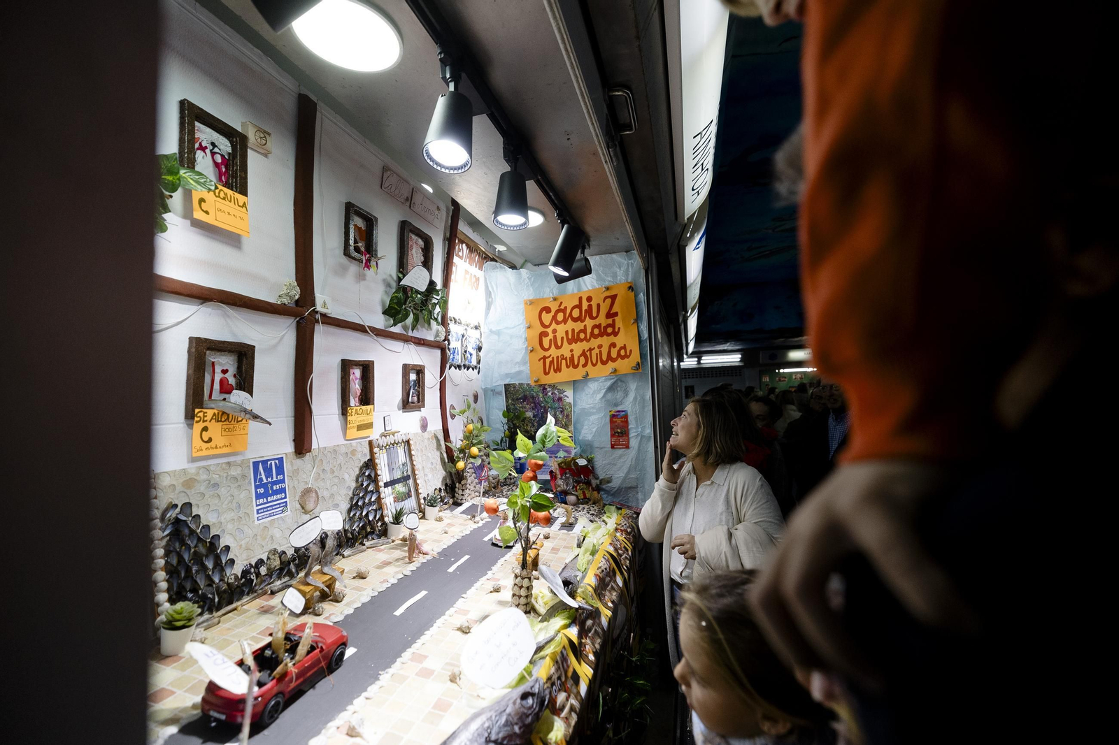 Imágenes de la celebración de los Tosantos en los mercados de Cádiz Imágenes de la celebración de los Tosantos en los mercados de Cádiz