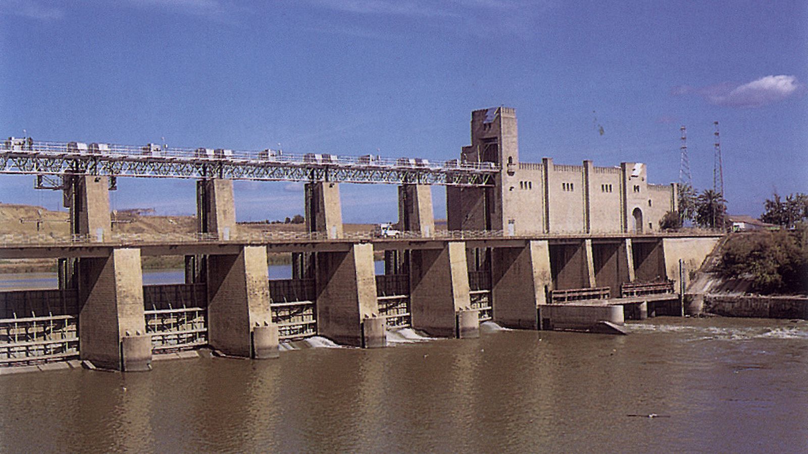Presa del Guadalquivir en Alcalá del Río.