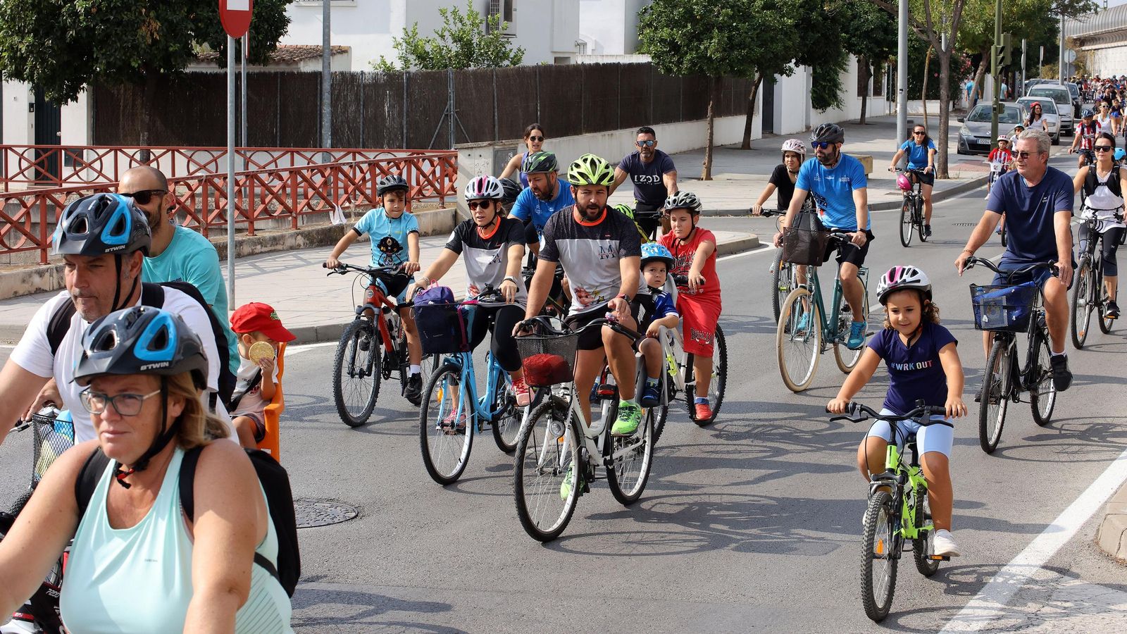 Búscate en el Día de la Bici Amistad por Jerez