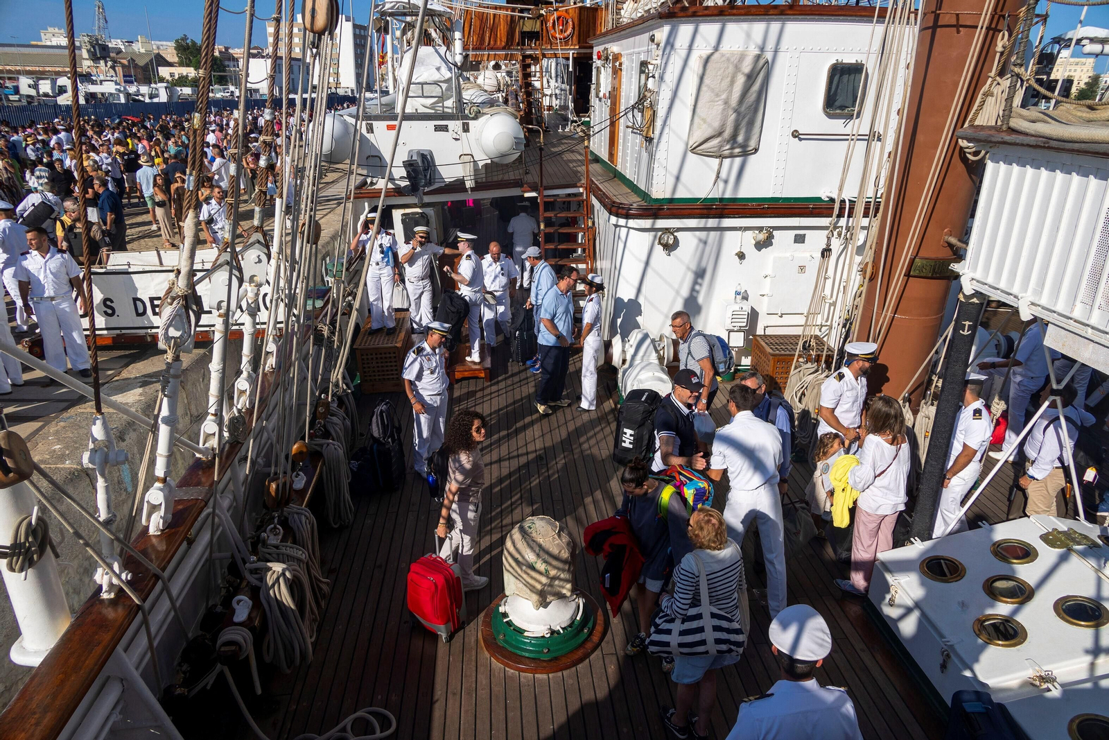 Armada: Las mejores imágenes de la llegada del 'Juan Sebastián de Elcano' a Cádiz Armada: Las mejores imágenes de la llegada del 'Juan Sebastián de Elcano' a Cádiz