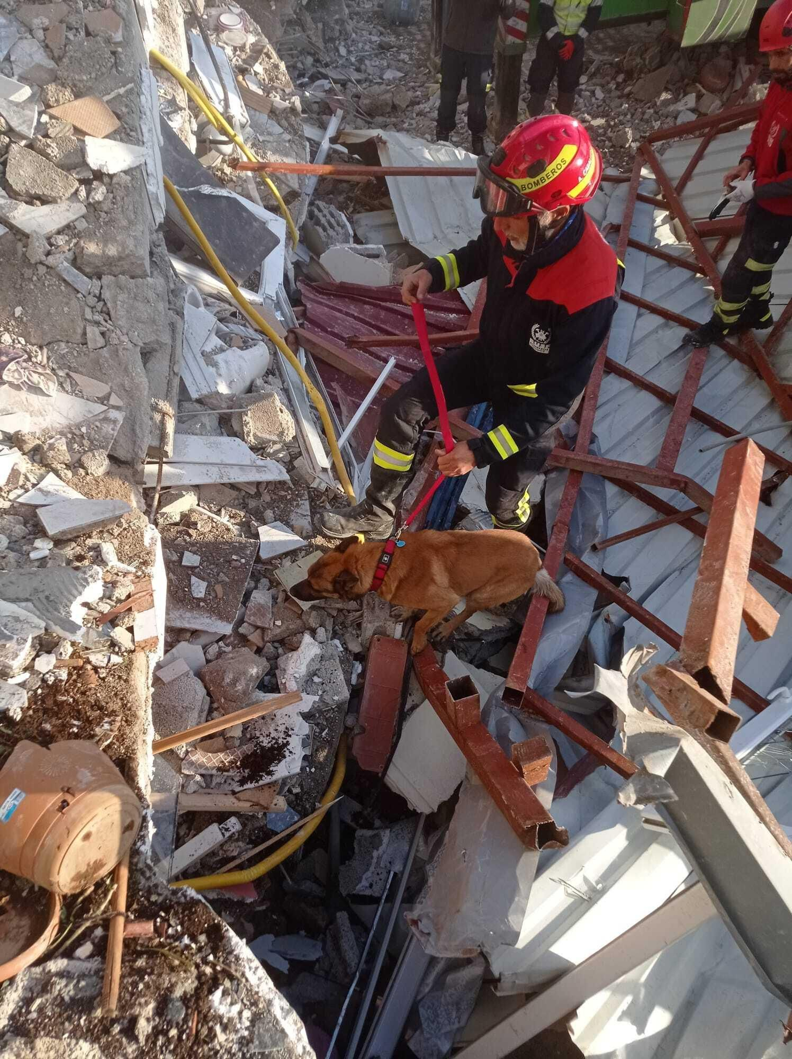 El trabajo de los bomberos de Córdoba en el epicentro del terremoto de Turquía, en imágenes