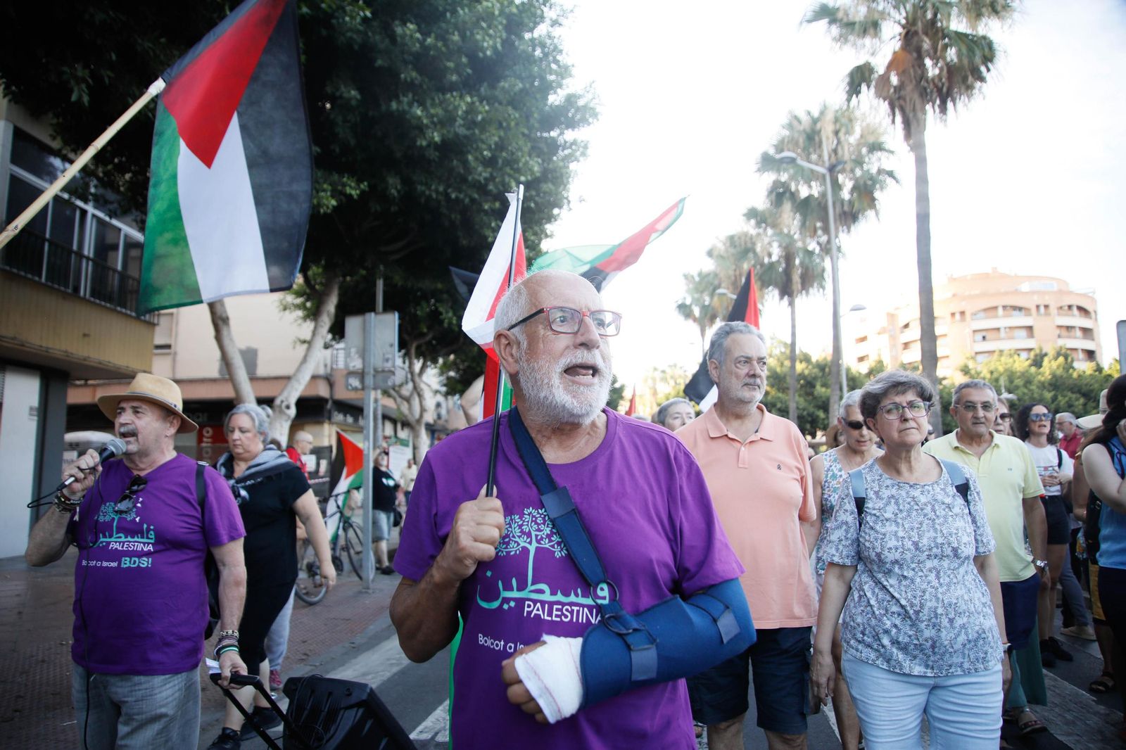 Imágenes de la manifestación en Almería por el genocidio en Palestina