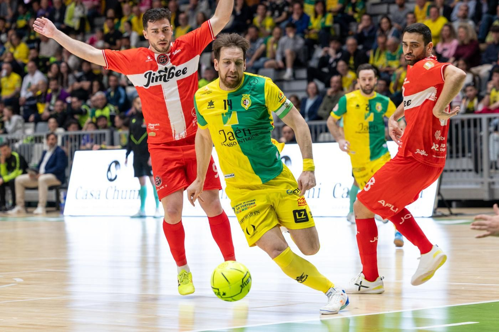 En imágenes: la afición y mejores jugadas del Jaén FS - Jimbee Cartagena