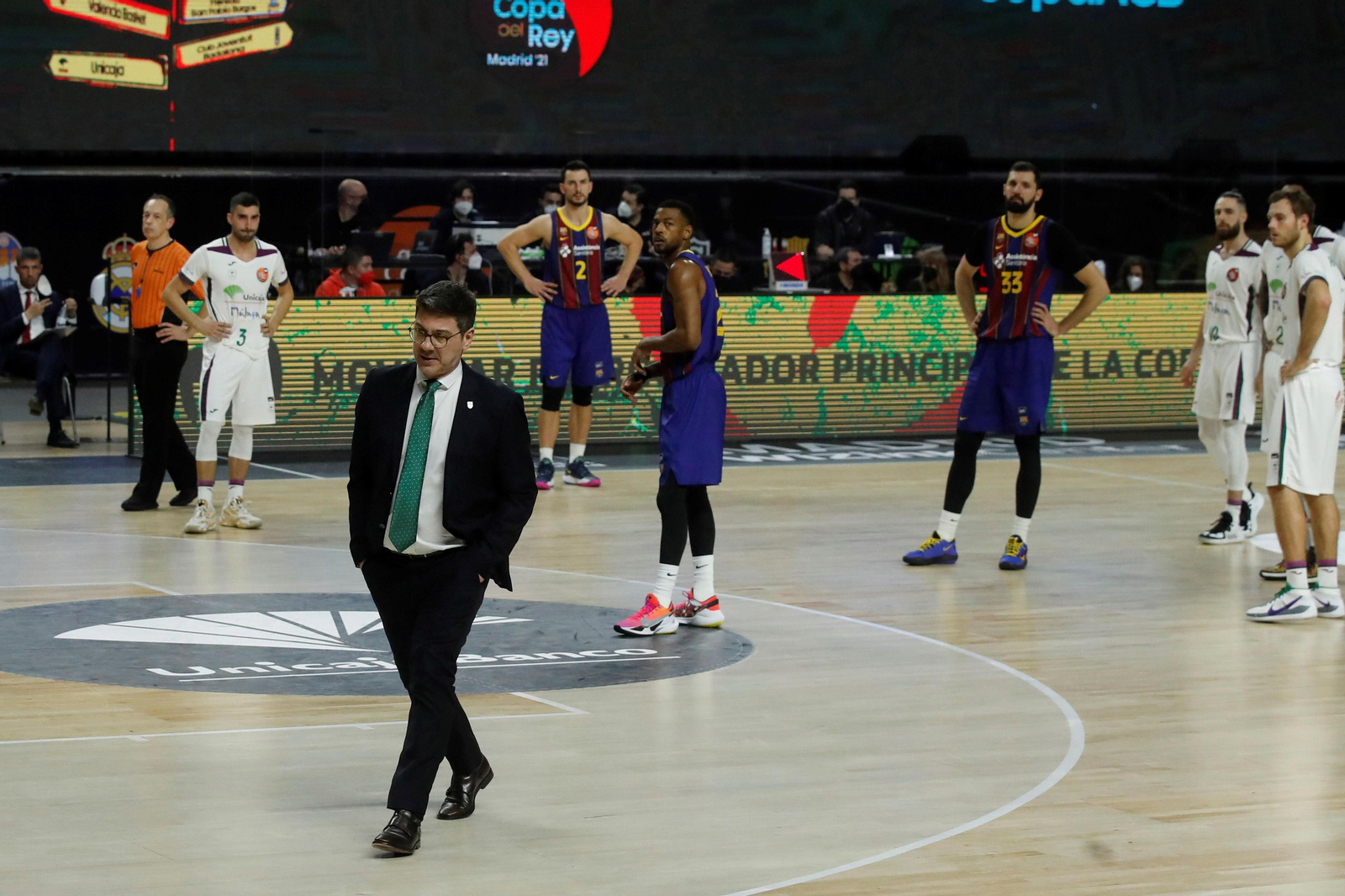 Katsikaris, expulsado en los cuartos de final de Copa.