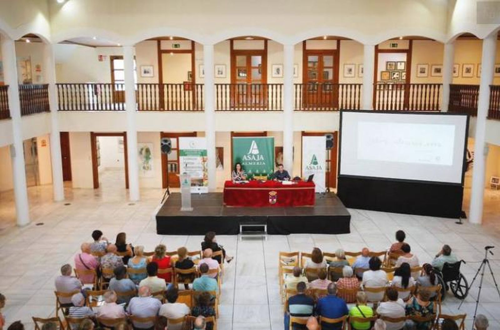 ASAJA-Almería dió voz al campo en sus II Jornadas Agroganaderas en Roquetas de Mar