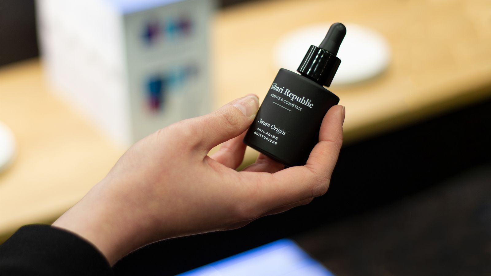 Llega a Sevilla el sérum español que reduce las arrugas en menos de un mes