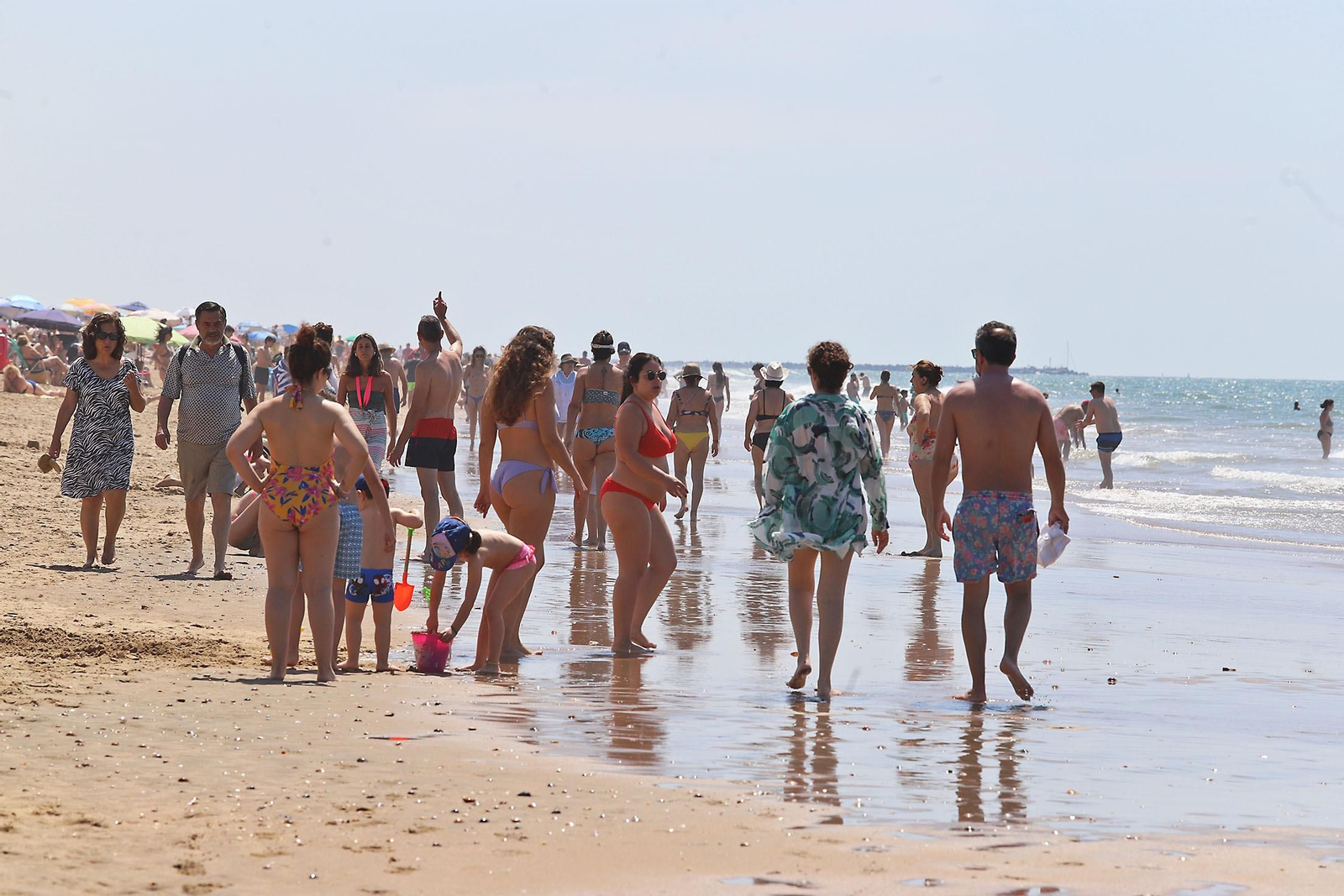 Las playas de Huelva se llenan en el 1 de mayo