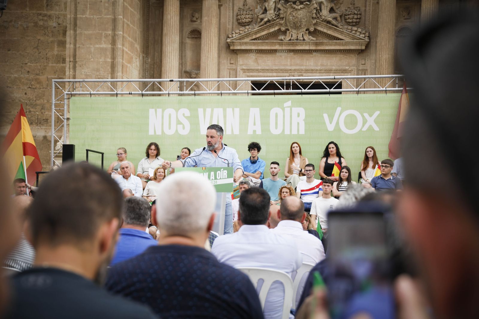 Imágenes de campaña para las elecciones europeas de VOX