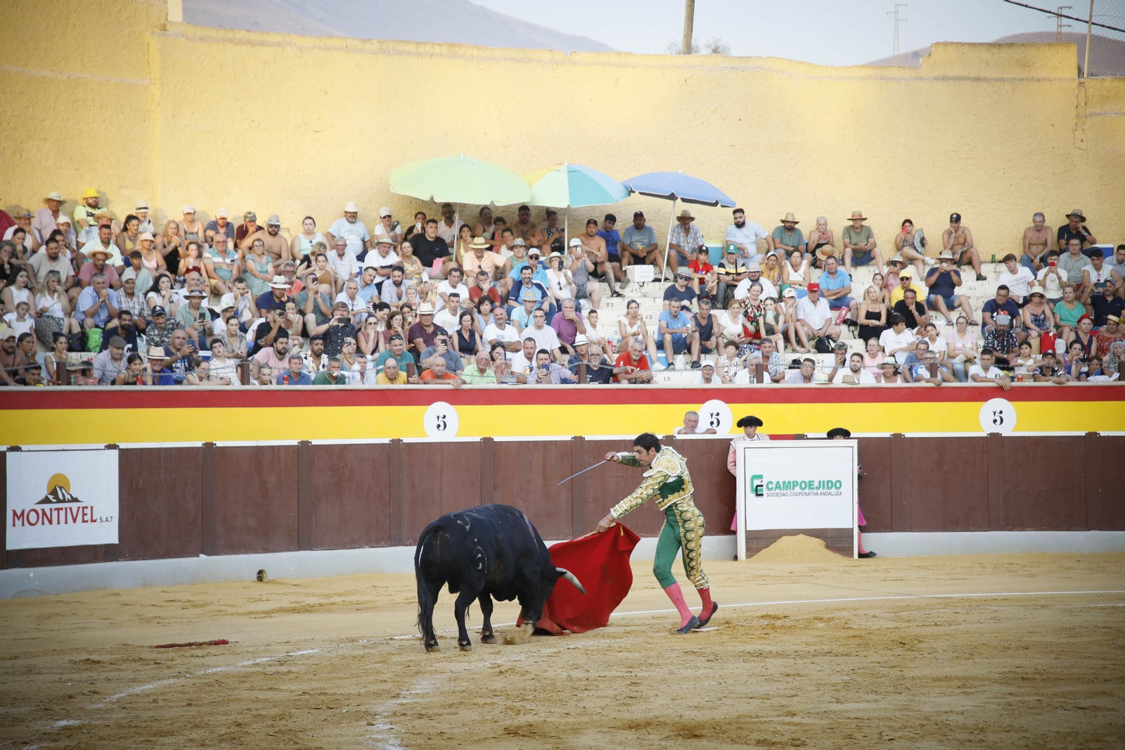 Corrida de toros Berja con un toro indultado, en imágenes