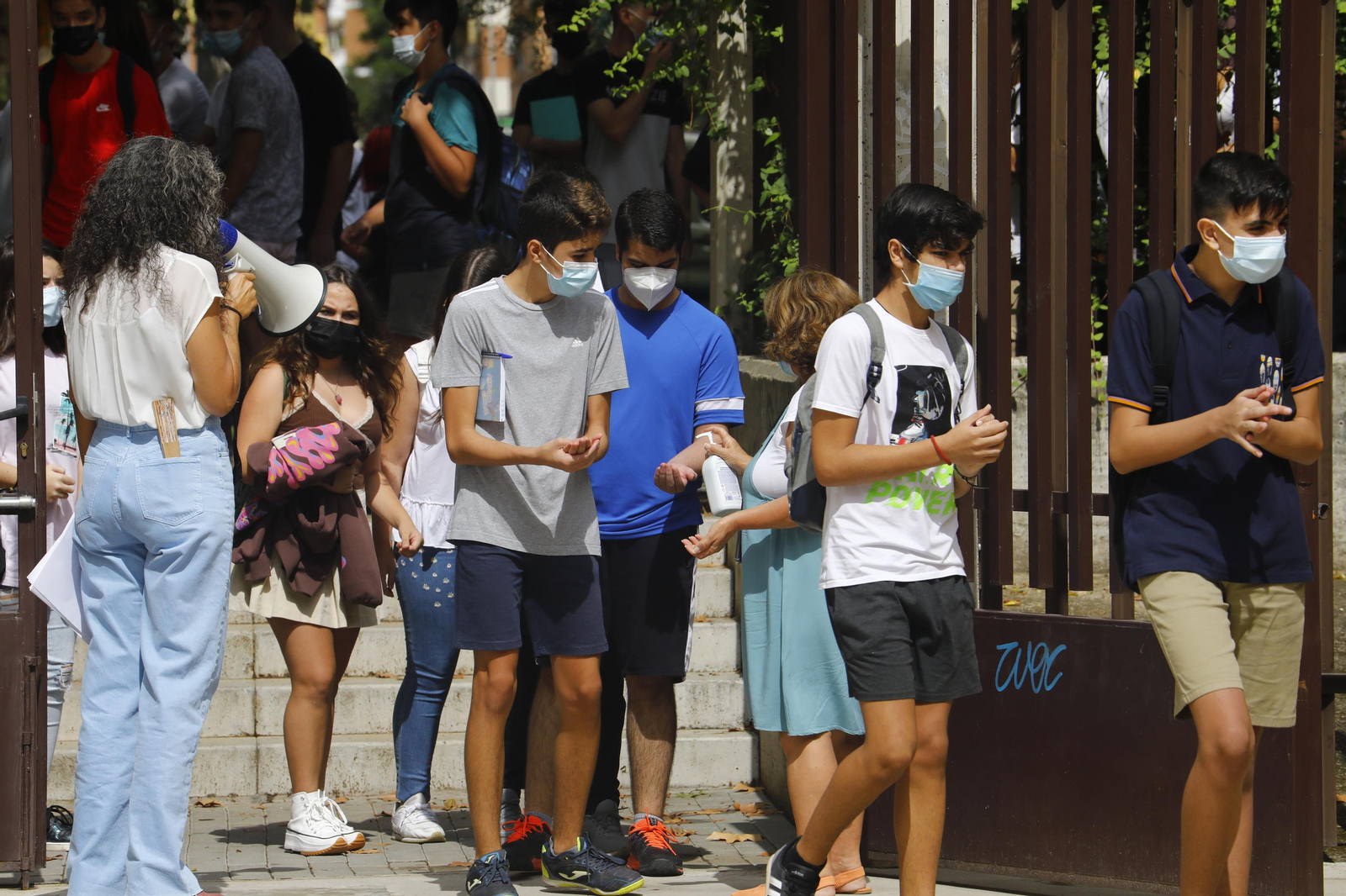 La vuelta a las aulas de los estudiantes de Secundaria y FP de Córdoba en el curso 2021/2022, en imágenes